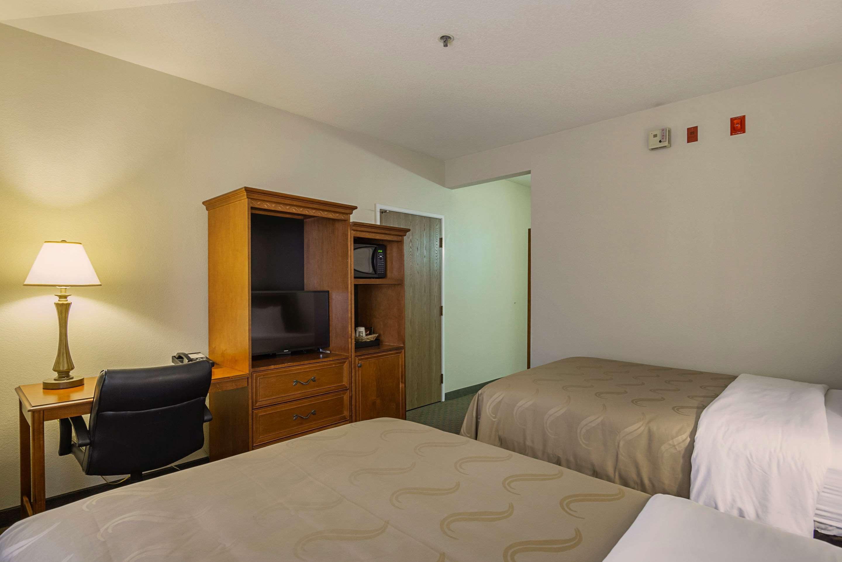 Quality Inn Fresno Yosemite Airport Екстер'єр фото