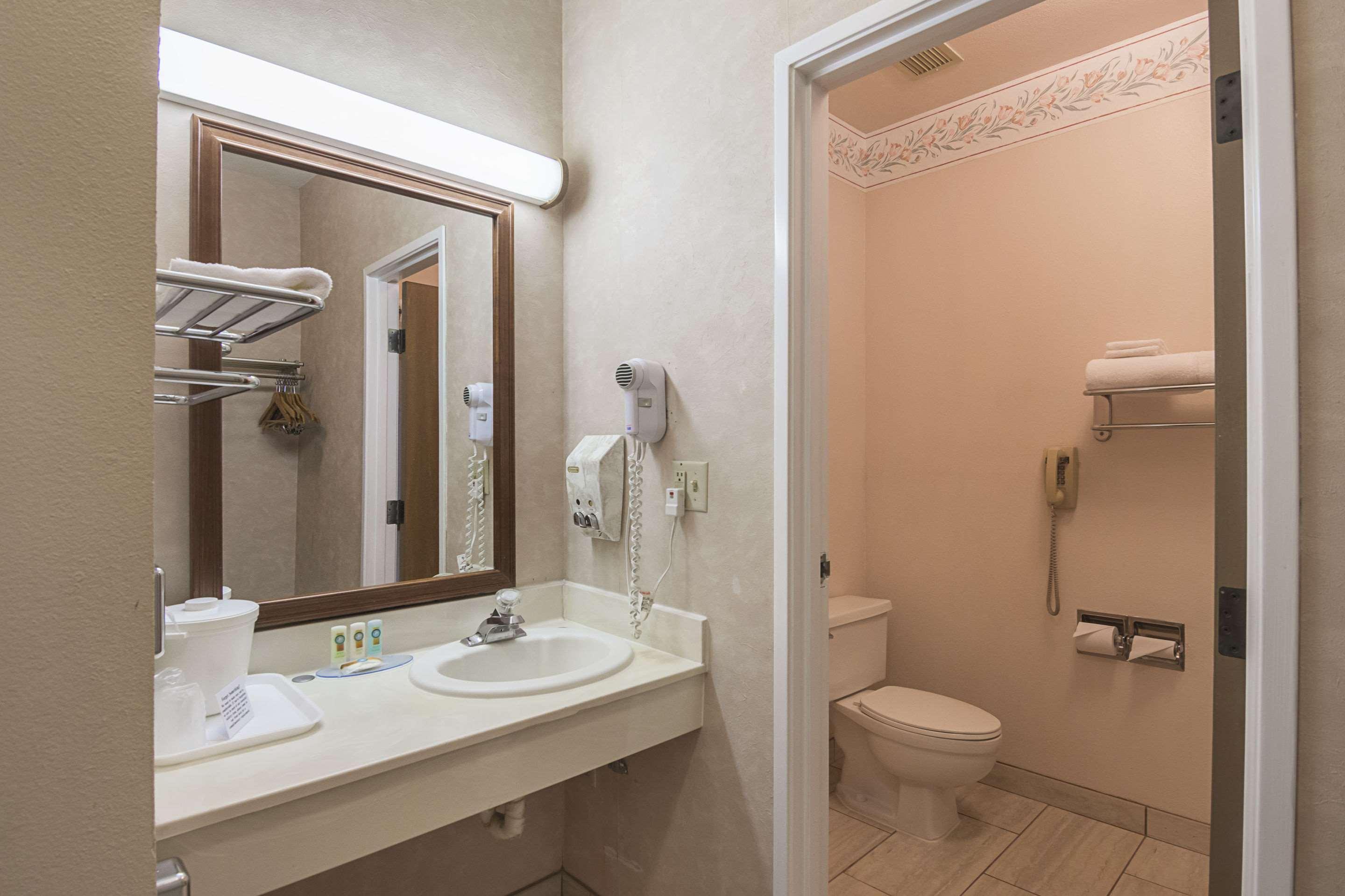 Quality Inn Fresno Yosemite Airport Екстер'єр фото