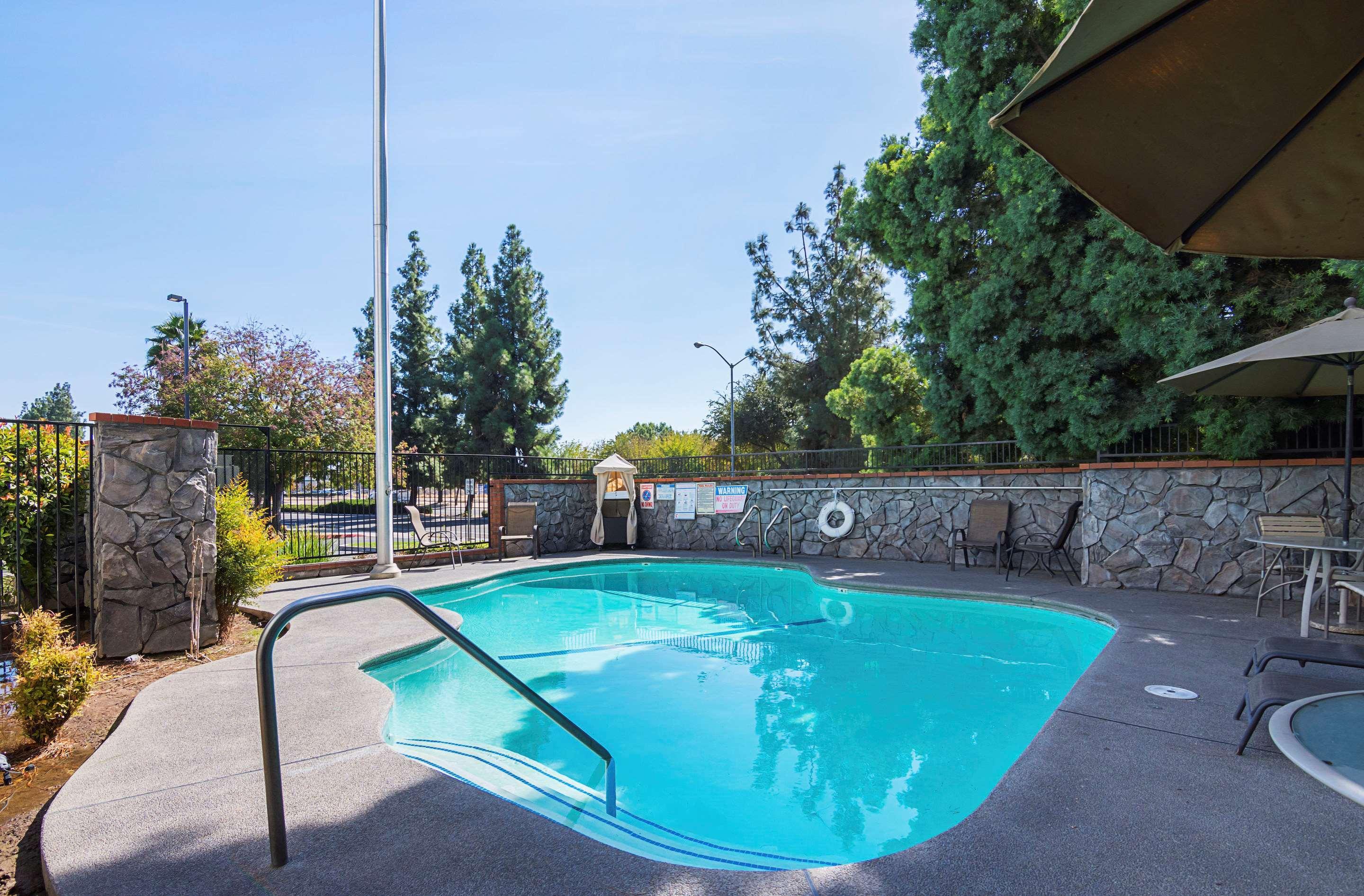 Quality Inn Fresno Yosemite Airport Екстер'єр фото