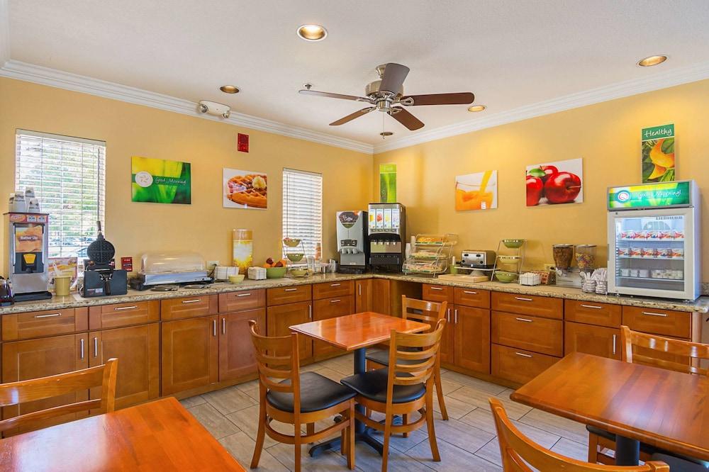 Quality Inn Fresno Yosemite Airport Екстер'єр фото