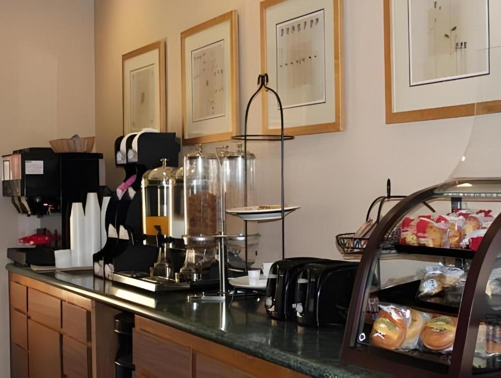 Quality Inn Fresno Yosemite Airport Екстер'єр фото