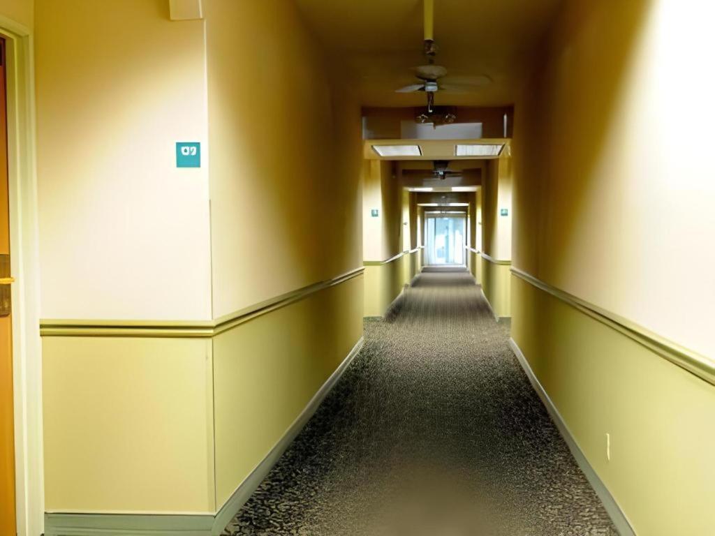 Quality Inn Fresno Yosemite Airport Екстер'єр фото