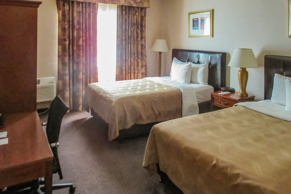 Quality Inn Fresno Yosemite Airport Екстер'єр фото